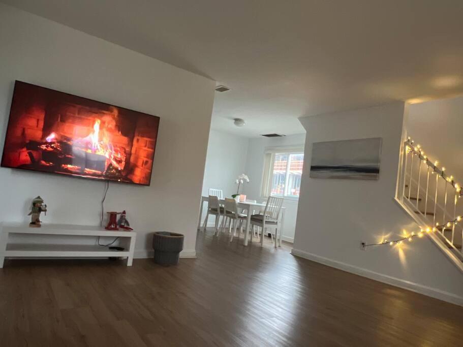 Holiday home House 2car Parking Subway Jfk Usb